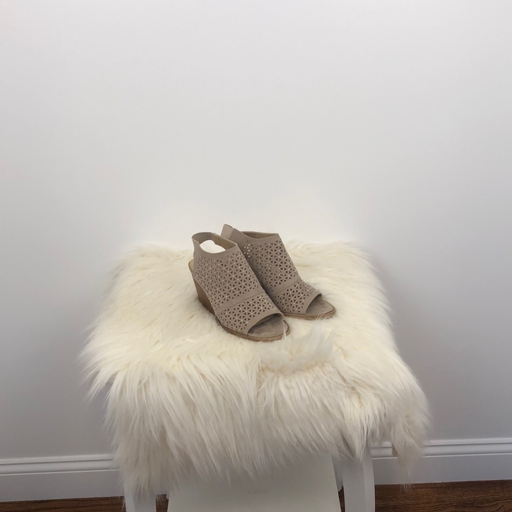 so size 6 women’s wedges with heel brown